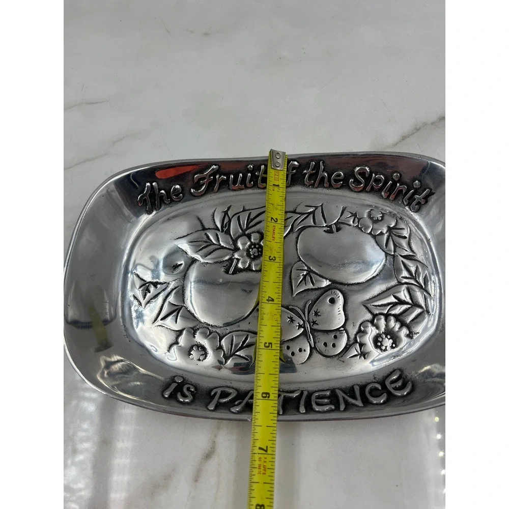 Wilton Armetale Susan Winget Fruit of the Spirit Patience Bread Tray 334134